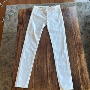 AG brand White Skinny Leg jeans in size 25